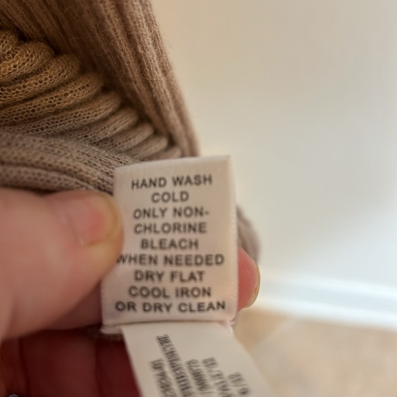 NWOT Banana Republic Italian Alpaca Dusty rose sweater - Picture 9 of 12